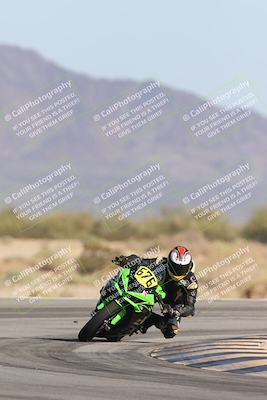 media/Oct-04-2025-CVMA (Sat) [[408bcdd6e4]]/Race 13-Amateur Supersport Open/